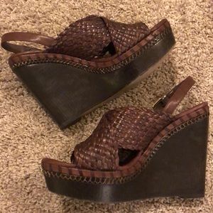 VC Signture Lenny woven leather wedge